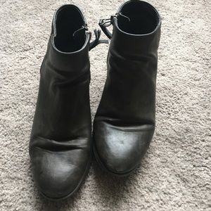 Women’s dress shoes